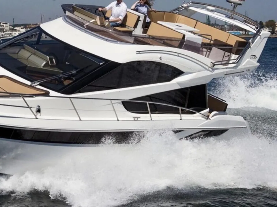 Galeon 420 Fly — Illustrative photo
